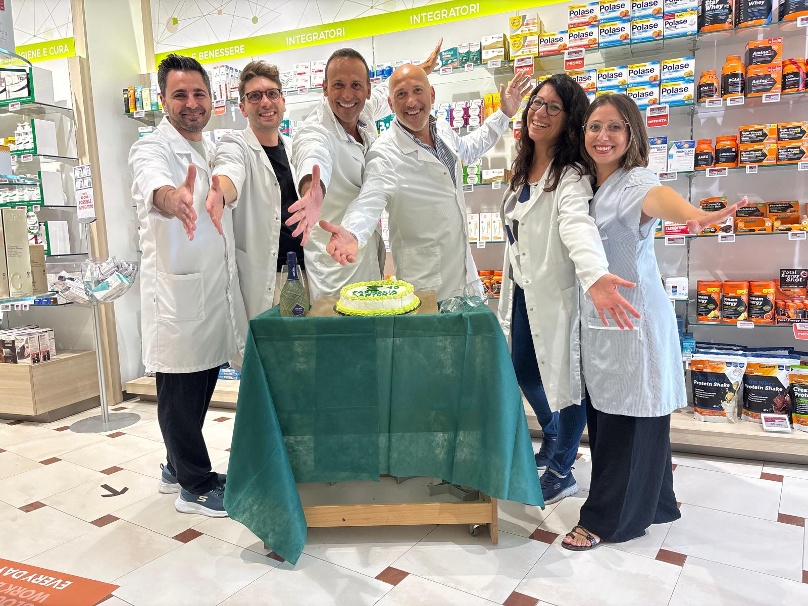 Il gruppo durante i festeggiamenti dei dieci anni